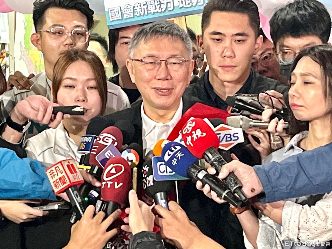 快訊／侯友宜盼重比民調　柯文哲明早回覆：哪可能多讀2次就不一樣 | ETtoday政治新聞 | ETtoday新聞雲