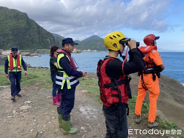 ▲東北角海釣加強宣導穿救生衣。（圖／記者郭世賢翻攝）