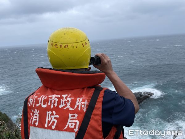 ▲東北角海釣加強宣導穿救生衣。（圖／記者郭世賢翻攝）