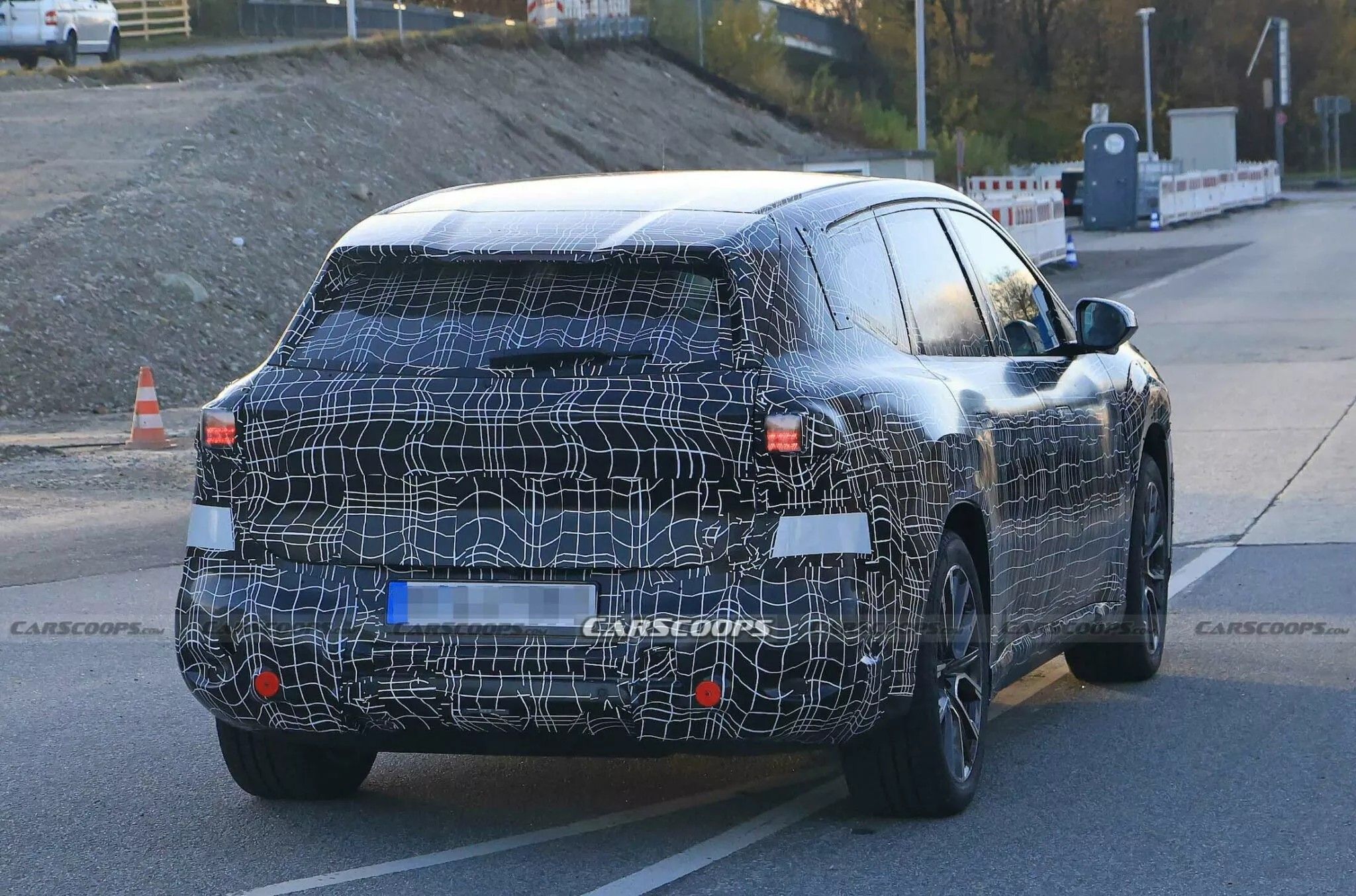 ▲BMW全新平台電動車曝光。（圖／翻攝自Carscoops）