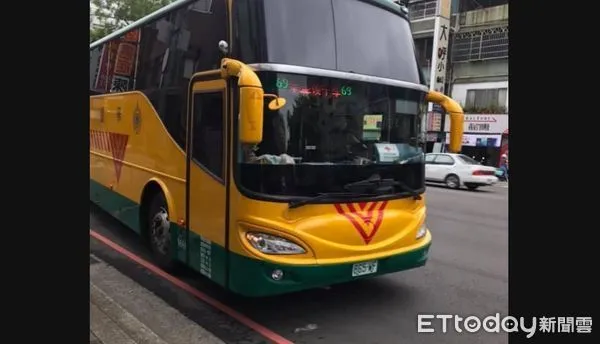 ▲同學沒繳校車費用，貴族私校司機竟要求繳費學生走到其他站搭車。（圖／投訴家長提供）