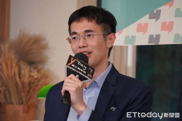 ▲週三青年日探討印太戰略，受邀與青年們對談的來賓，包括了中山大學中國與亞太區域研究所教授郭育仁、澳洲國立大學亞太學院講師宋文笛、淡江大學國際事務與戰略研究所助理教授馬準威，以及身兼台灣公共策益召集人的台灣智庫副執行長董思齊。（圖／記者陳弘修翻攝）