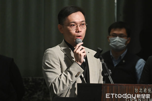 ▲▼藍白合君悅酒店會談現場，郭辦發言人黃士修。（圖／記者李毓康攝）