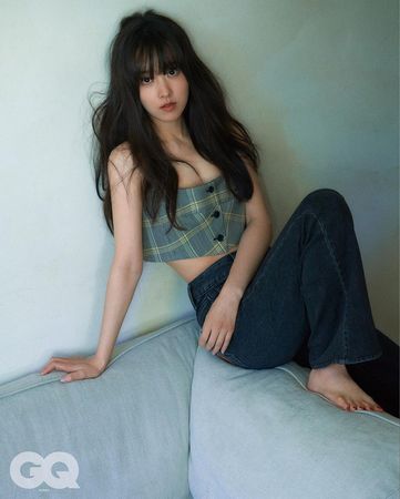 ▲▼朴寶英形象可愛，很少露出性感一面。（圖／翻攝自《GQ KOREA》）