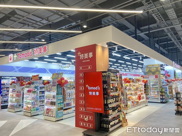 ▲三商家購旗下Tomod`s在新店裕隆城開出全台最大店。（圖／記者廖婕妤攝）