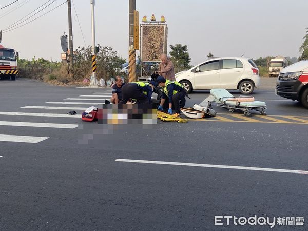 ▲▼             阿里山公路嚴重車禍，1人命危。（圖／民眾提供）