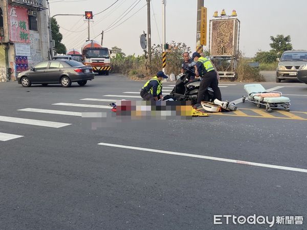 ▲▼             阿里山公路嚴重車禍，1人命危。（圖／民眾提供）