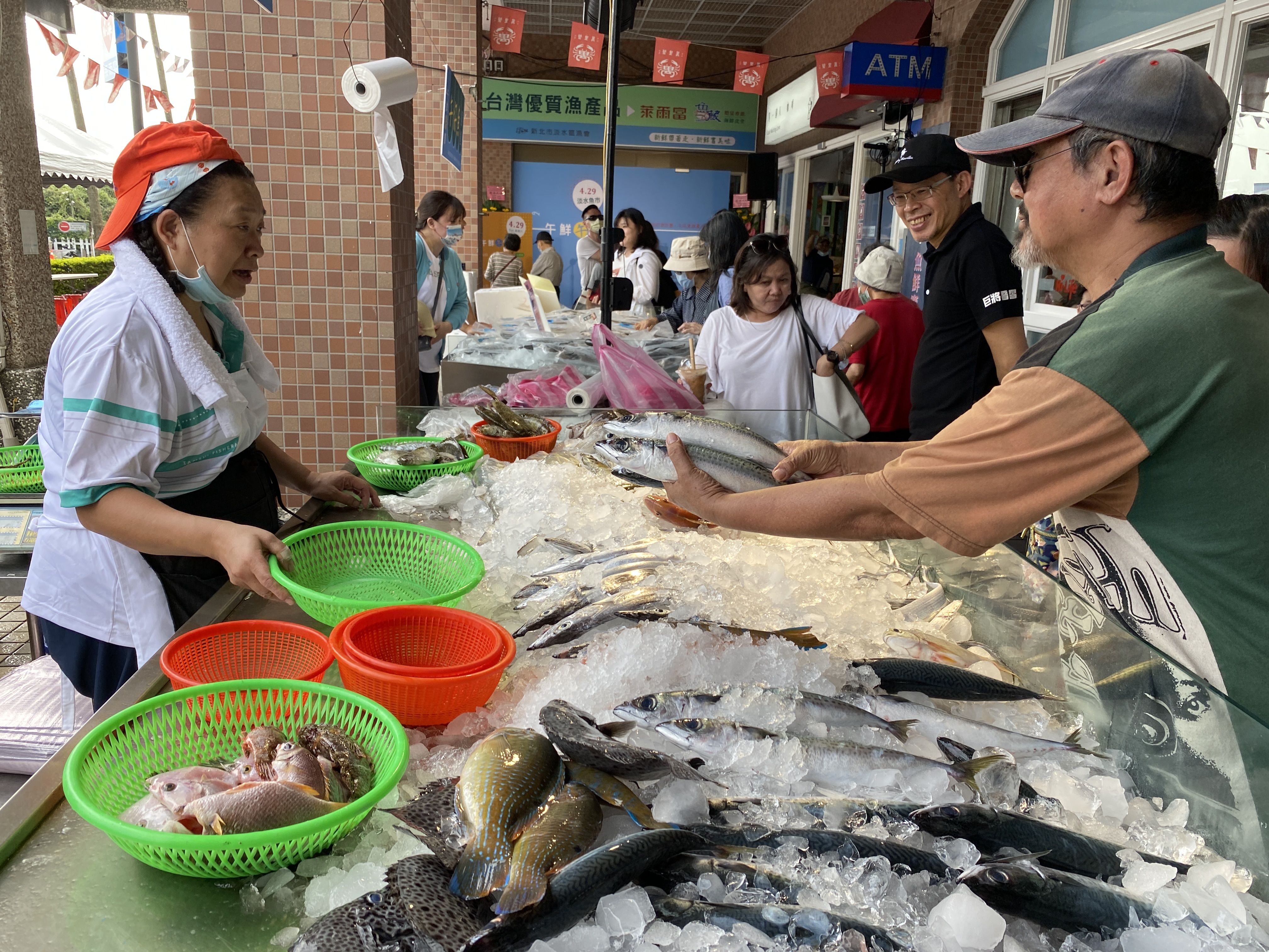 ▲新北淡水魚市萬里蟹 淨灘行動守護海洋。（圖／新北市漁業處提供）