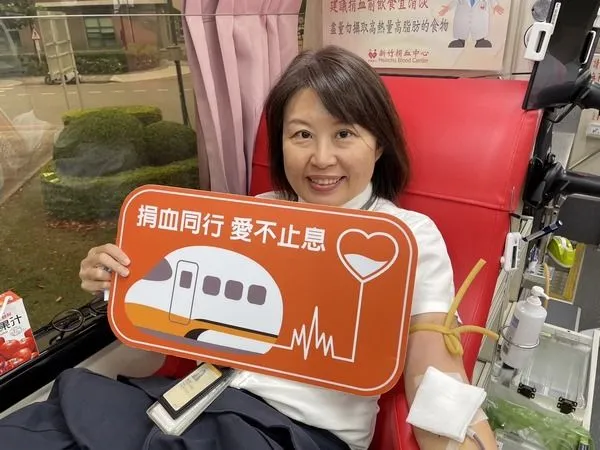 ▲高鐵桃園站「寒冬送暖捐血傳愛」
