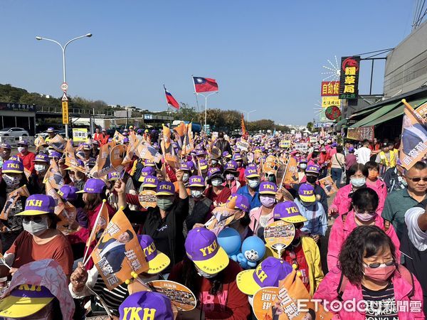 ▲▼             國民黨總統候選人侯友宜、韓國瑜、盧秀燕、朱立倫等人現身顏寬恒競選總部。（圖／記者白珈陽攝）