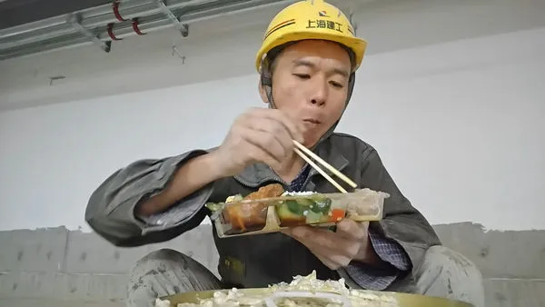 ▲▼農民工小代「11萬訂閱帳號被搶」2個月收入沒了：還偷新影片上架。（圖／翻攝民工小代bilibili）