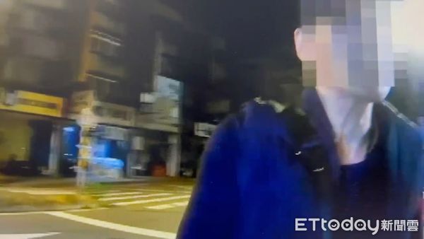 ▲盧男背負兩案通緝，遭興隆所熱心警員吳旻諺（左）、陳逸恩（右）逮捕歸案。（圖／記者張君豪翻攝）