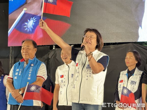 ▲國民黨總統候選人侯友宜、副總統候選人趙少康，26日台南成立競選總部成立，並舉辦造勢大會，現場湧入超過3萬名鄉親。（圖／記者林東良攝，下同）