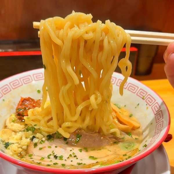 歇業12年…東京「1碗21元」拉麵店重新開張　顧客懷念：青春的味道