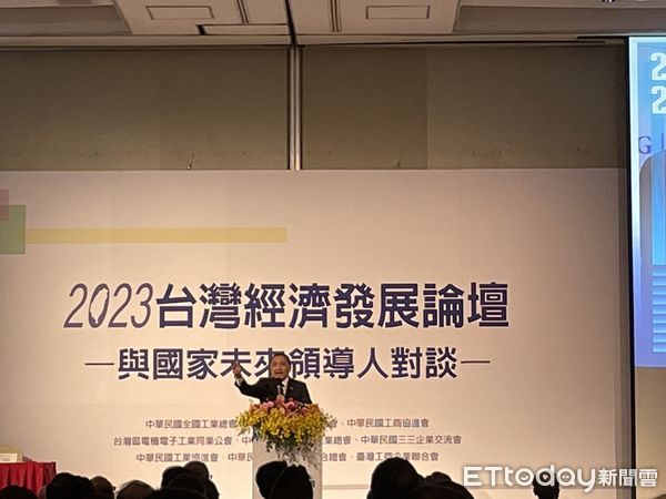 ▲侯友宜出席2023台灣經濟發展論壇。（圖／記者鄭佩玟攝）