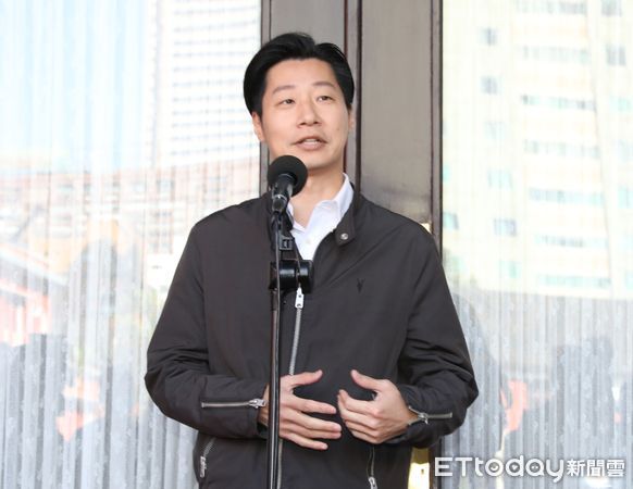 ▲▼無黨籍立委林昶佐就遞件加入民進黨一事 聯訪。（圖／記者屠惠剛攝）