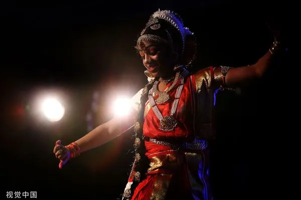 ▲▼女童跳舞。（圖／CFP）