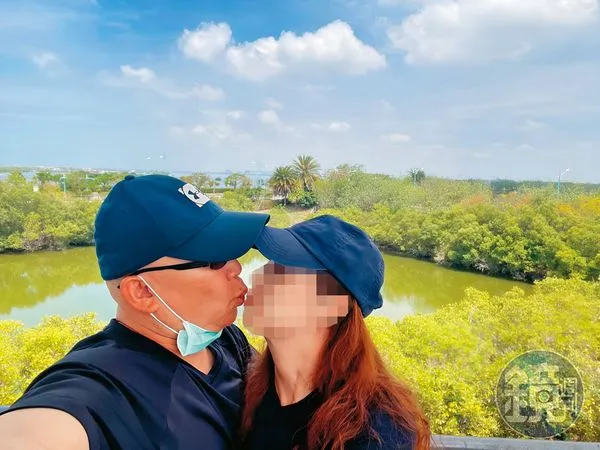 婦產科名醫潘恒新（左）與護理師小四（右）交往3年。（讀者提供）