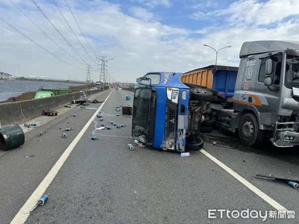 ▲▼      台61三車連環撞       。（圖／記者唐詠絮翻攝）