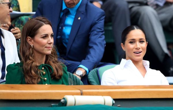 凱特王妃（左）和梅根2019年時曾一起去看溫布頓網球錦標賽。（翻攝X@ZoeForsey）