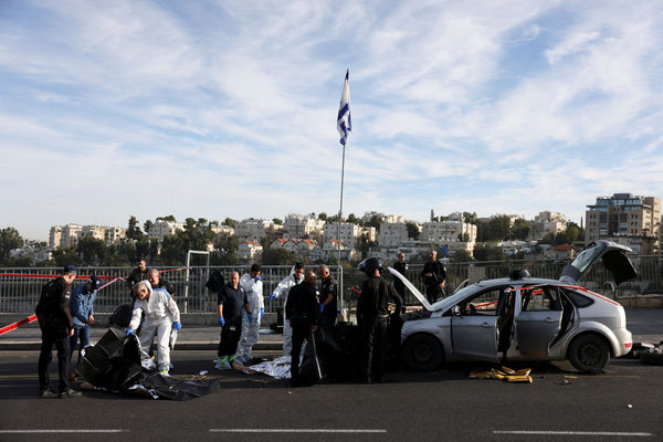 ▲▼耶路撒冷一座公車站發生槍擊案，造成7人受傷。（圖／路透）