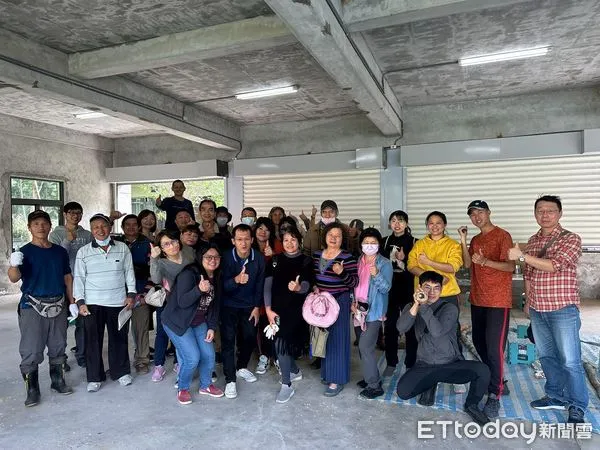 ▲▼段木香菇培植課程列車開到林田山林業文化園區，吸引百位部落及社區民眾熱情參與。（圖／花蓮分署提供，下同）