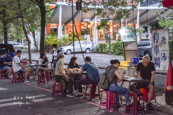 ▲▼礁溪美食　綠色臭豆腐 天然青草發酵綠色。（圖／部落客周花花提供）