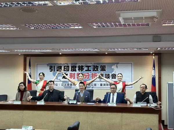 ▲▼何志偉召開反歧視、要配套，引進印度移工政策之利弊分析記者會。（圖／何志偉國會辦公室提供）