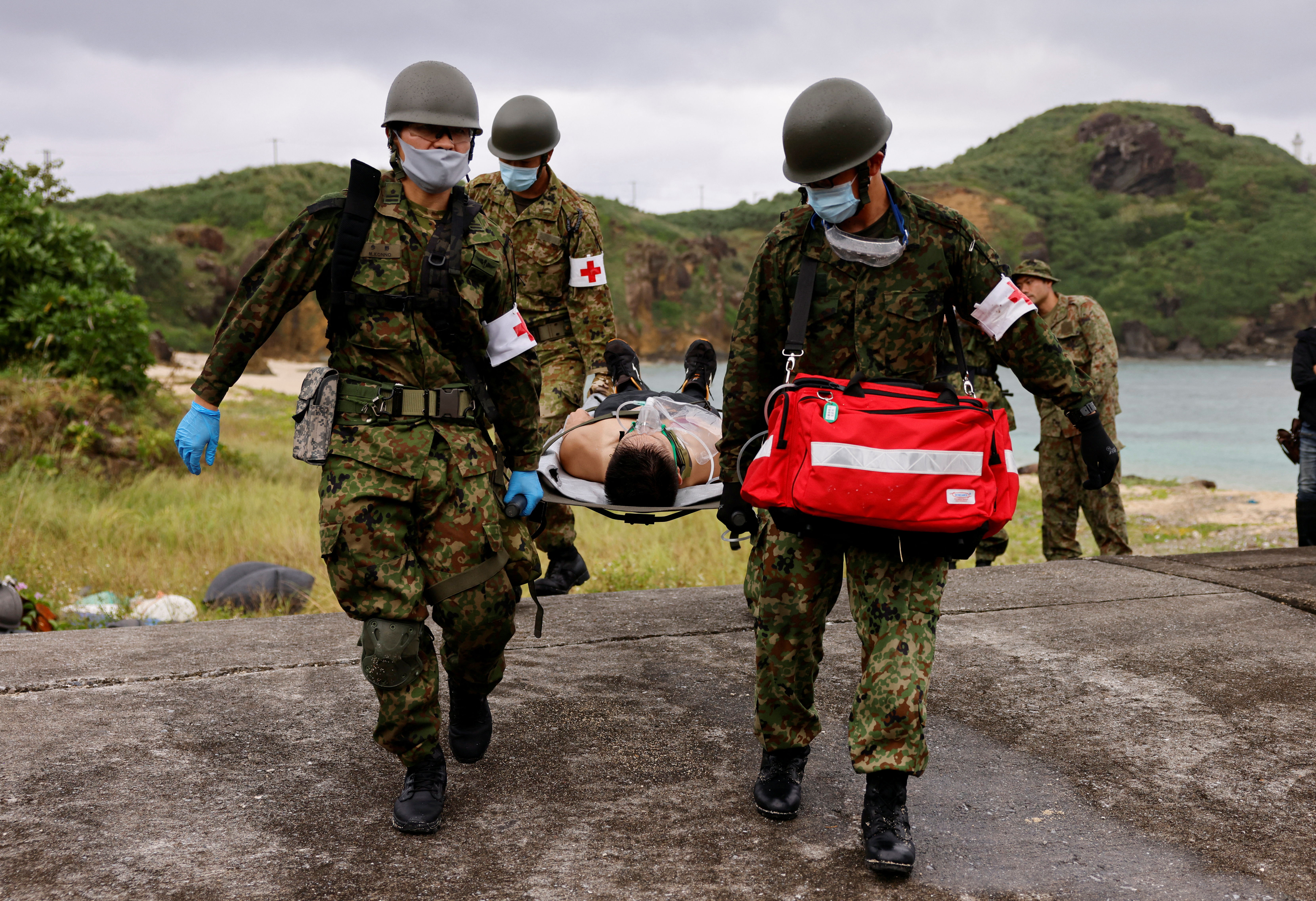 ▲▼日本自衛隊士兵在與那國島參加疏散演習。（圖／路透）