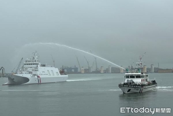 ▲▼      萬里艦航抵台北港       。（圖／記者張君豪翻攝）