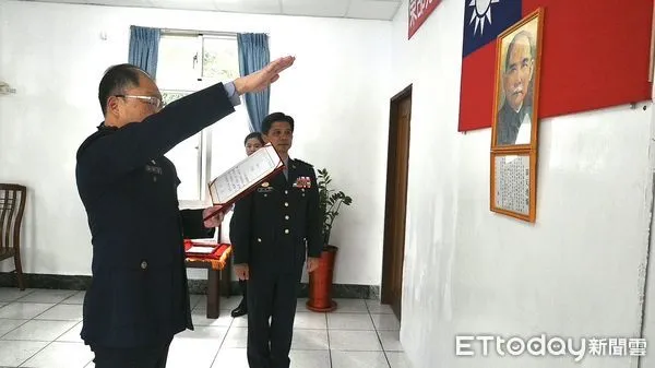 ▲▼新任隊長吳坤晋上校宣誓就職。（圖／海巡署東部分署提供，下同）