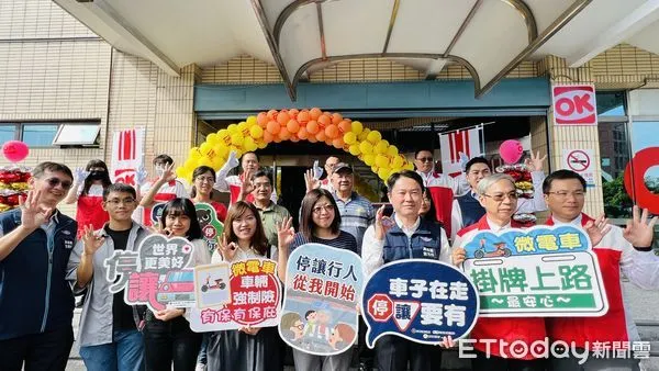 ▲OKmart超商進駐屏東監理站提供據點服務             。（圖／屏東監理站提供，下同）