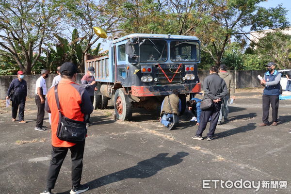 ▲▼嘉義分署拍賣刑案沒收車輛25組人搶標　大型曳引車及拖車最熱門60萬元賣出   。（圖／法務部行政執行署嘉義分署提供）