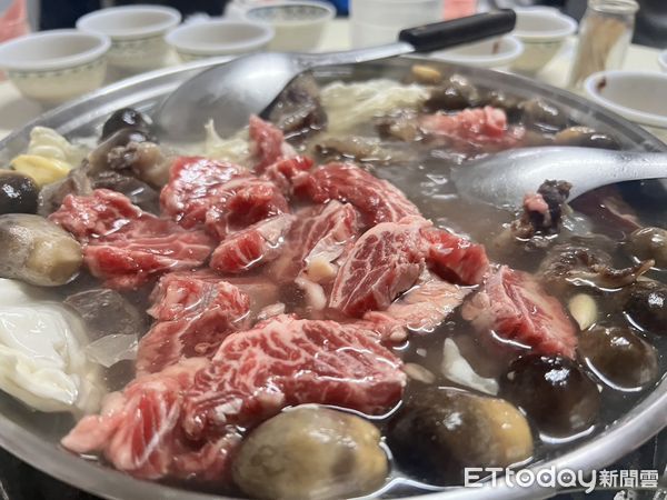 ▲▼ 朴子牛肉美火鍋  。（圖／記者翁伊森攝）