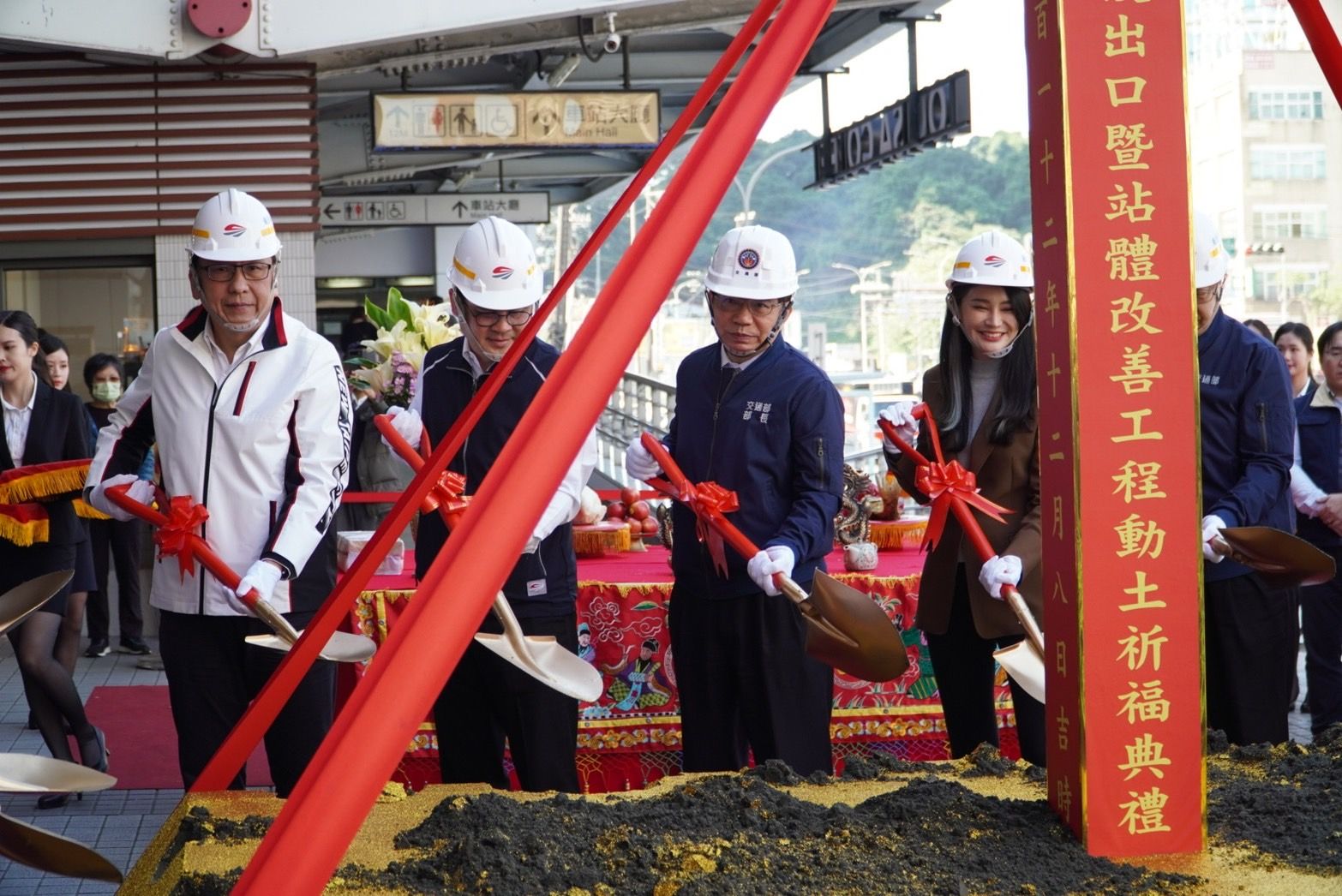 ▲台鐵汐科站增設中出口今動土 新北反映民意盼增加入口。（圖／新北市捷運局提供）