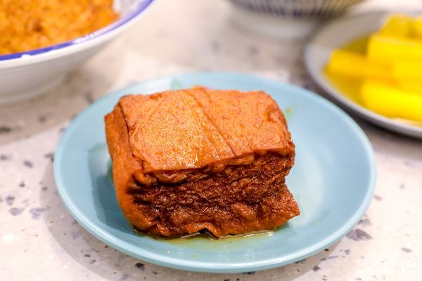 ▲▼媒體競相報導　總舖師開的無骨雞肉飯。（圖／部落客陳小可提供）