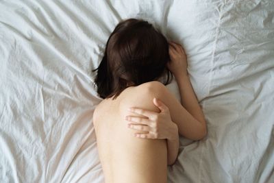 裸體有益健康?女記者「脫光實測」1周 驚人成果曝光