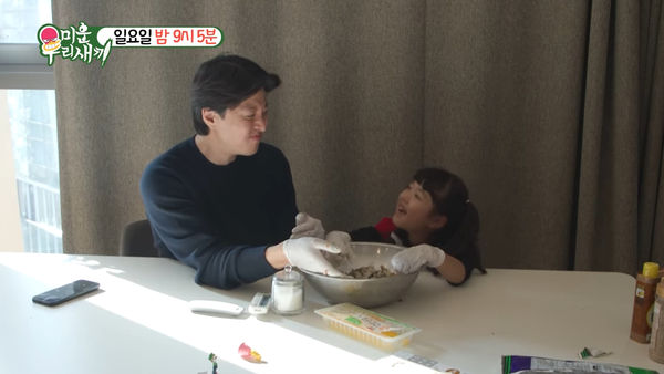 ▲▼李東健離婚一週見一次小孩　6歲女兒「不喜歡爸爸生病」全場鼻酸了。（圖／翻攝自SBS YouTube）