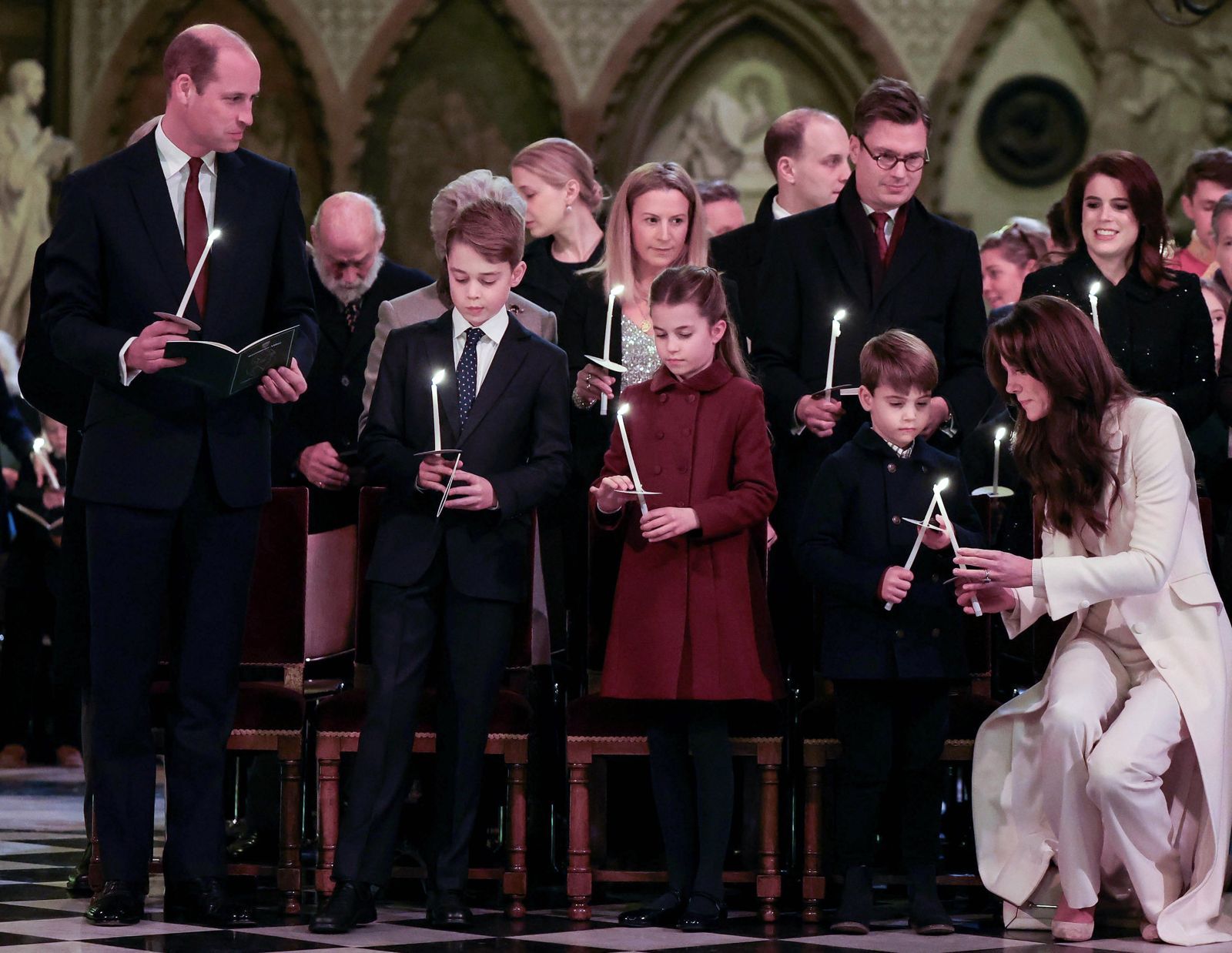 威廉王子一家五口耶誕卡曝光　8歲夏綠蒂公主「穩坐C位」噴霸氣
