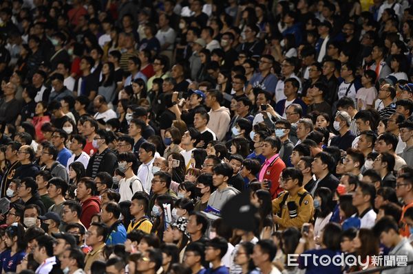 ▲2023亞錦賽冠軍戰，台北大巨蛋加開內野第2層觀眾席，預期將吸引將近22000名球迷進場觀戰。（圖／記者李毓康攝）