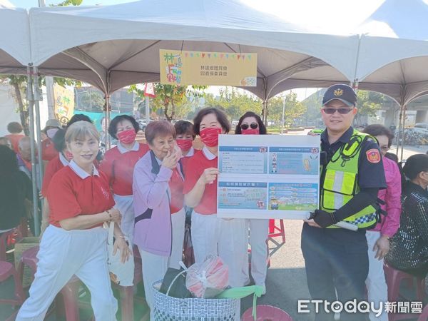 ▲東港警分局詐騙宣導            。（圖／東港警分局提供）