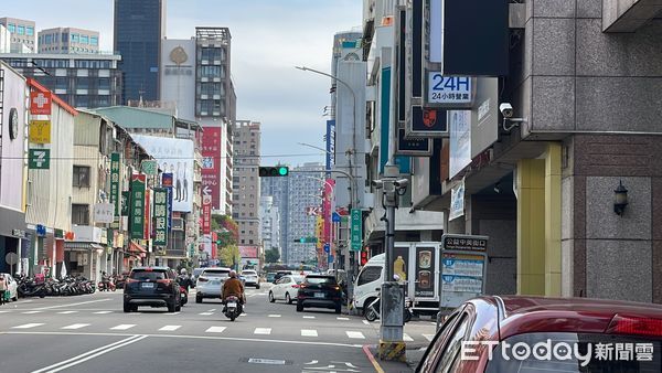 ▲▼台中, SOGO商圈,西區,街景            。（圖／記者陳筱惠攝）