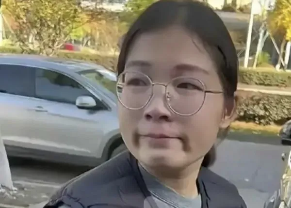 ▲山東姑娘跨千里認親，沒想到只有生父出面。（圖／翻攝微博）