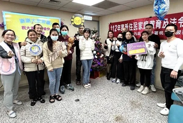 ▲移民署桃園站邀新住民手作「越式蚵仔煎」宣導反賄　