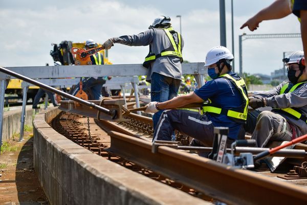 ▲桃捷招募電機、軌道專才