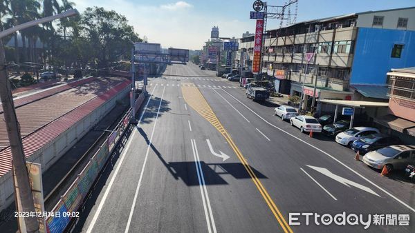 ▲雲林西螺鎮大同路、西螺農工路口道路標線改善重新劃設，引起地方民眾熱議恐釀追撞。（圖／記者蔡佩旻翻攝）