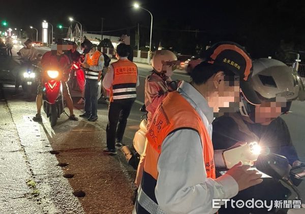 ▲台東監警環聯手稽查取締。（圖／記者楊漢聲翻攝）