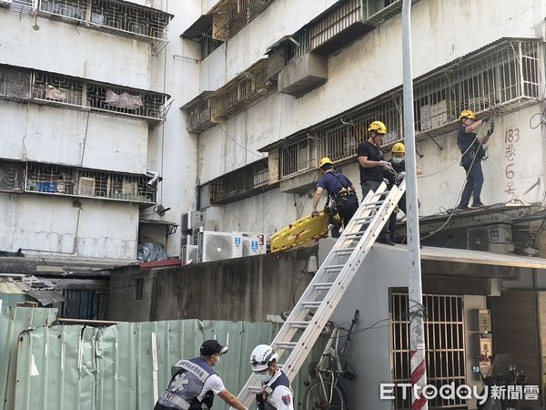 ▲▼高雄男墜樓意外    。（圖／記者賴文萱翻攝）