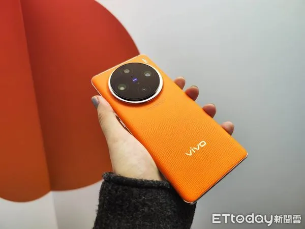 ▲vivo X100正式登場。（圖／記者陳俐穎攝）