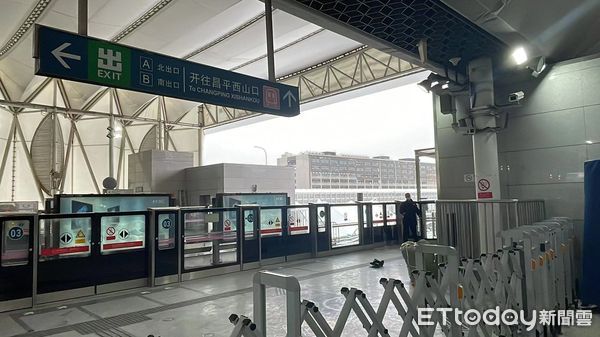 ▲▼ 北京、昌平、西二旗、脫軌、列車            。（圖／記者任以芳攝）